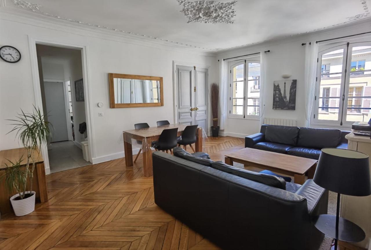 3 Pieces 4****, Au Coeur Du Quartier Historique Appartement Versailles Buitenkant foto